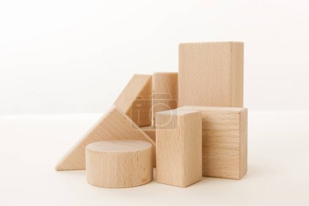 Téléchargez les photos : Vue rapprochée des nouveaux blocs de bois. - en image libre de droit