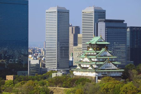 Téléchargez les photos : Château d'Osaka et Obp Buildings au Japon - en image libre de droit