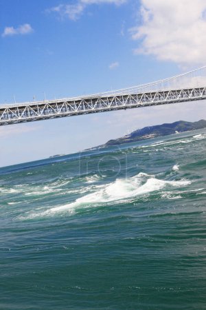 Foto de Hermosa vista de hidromasajes y puente de Onaruto - Imagen libre de derechos