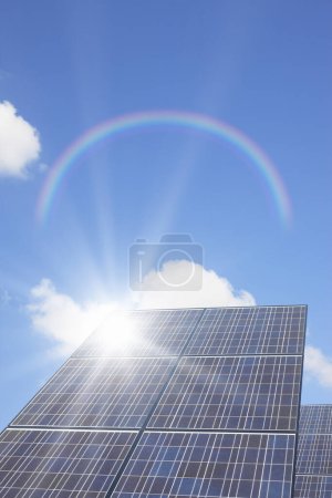 Foto de Paneles solares y fondo cielo azul - Imagen libre de derechos