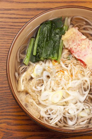 Téléchargez les photos : Nouilles au porc et légumes dans un style japonais - en image libre de droit