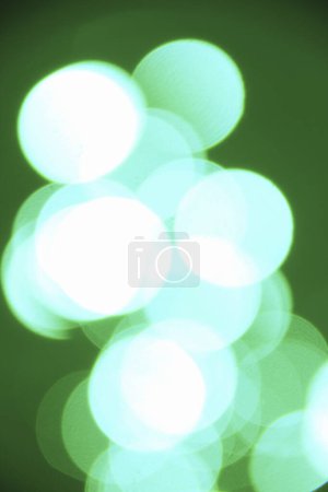 Foto de Hermosas luces bokeh sobre fondo borroso - Imagen libre de derechos