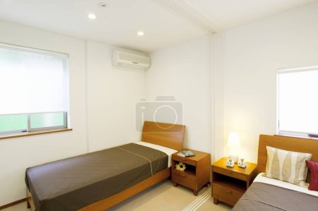 Téléchargez les photos : Intérieur de chambre minimaliste dans un nouvel appartement - en image libre de droit