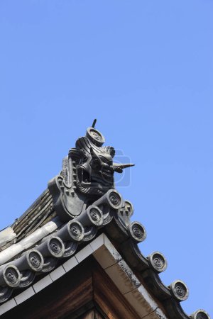 Téléchargez les photos : Vue sur l'architecture chinoise, Ancienne structure de toit décorée - en image libre de droit
