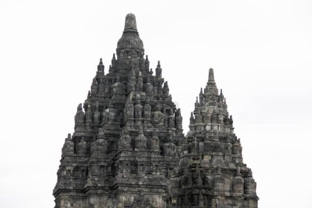 Foto de Templo Prambanan cerca de Yogyakarta en la isla Java, Indonesia - Imagen libre de derechos