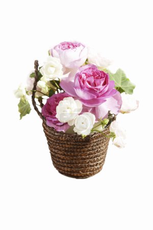Foto de Hermosas rosas en un jarrón - Imagen libre de derechos