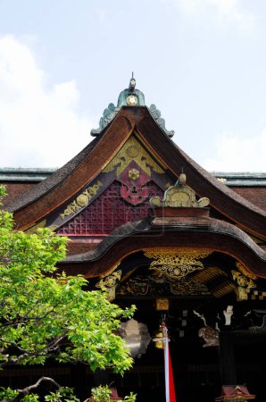 Téléchargez les photos : Plan panoramique de la belle architecture du temple japonais antique - en image libre de droit