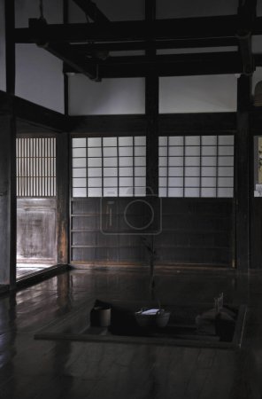 Téléchargez les photos : Plan pittoresque de beau vieux temple japonais - en image libre de droit