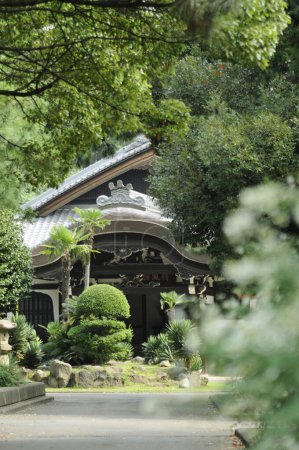 Foto de Hermoso templo japonés antiguo en el fondo - Imagen libre de derechos