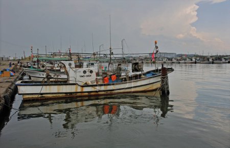 Foto de Barcos de pesca en el puerto - Imagen libre de derechos