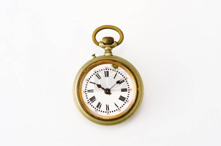 Téléchargez les photos : Chronomètre de poche vintage isolé sur fond - en image libre de droit