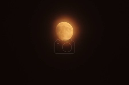 Téléchargez les photos : Lune dans le ciel - en image libre de droit