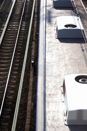Téléchargez les photos : Les rails de la gare du Japon - en image libre de droit