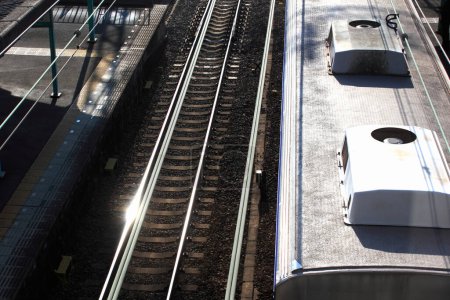 Téléchargez les photos : Les rails de la gare du Japon - en image libre de droit