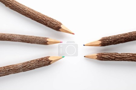 Téléchargez les photos : Un groupe de crayons sur fond, gros plan - en image libre de droit