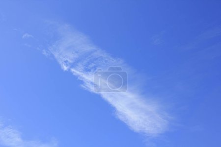 Foto de Hermoso cielo fondo con nubes en el fondo de la naturaleza - Imagen libre de derechos