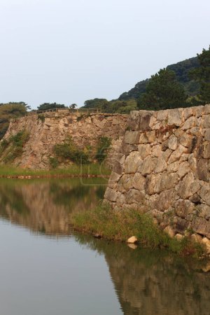 Imagen de antiguas ruinas del castillo Hagi en Japón