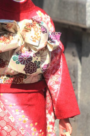 Foto de Kimono tradicional japonés, kimono rojo, vestido tradicional, primer plano - Imagen libre de derechos