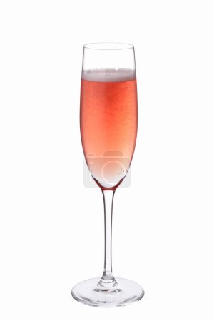 Téléchargez les photos : Verre de vin rose sur fond blanc - en image libre de droit