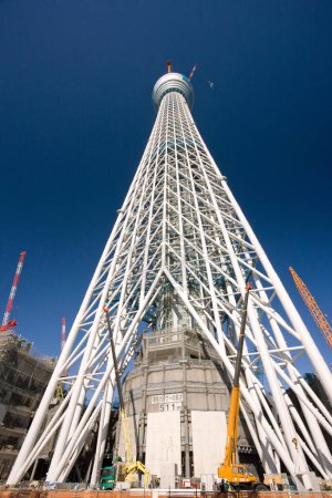 Téléchargez les photos : Le Tokyo Sky Tree en construction - en image libre de droit