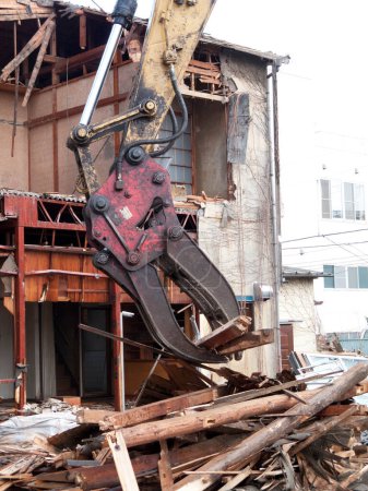 Téléchargez les photos : La démolition d'un vieux bâtiment - en image libre de droit