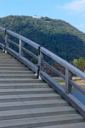 Téléchargez les photos : Pont Kintaikyo au-dessus de la rivière Nishiki, célèbre monument au Japon - en image libre de droit