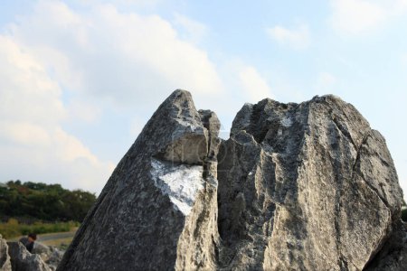 Foto de Hermosa vista de las rocas en el Parque Nacional Akiyoshidai - Imagen libre de derechos