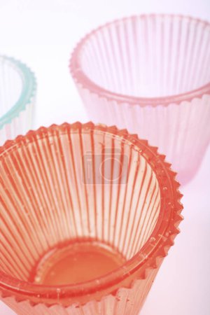 Téléchargez les photos : Cupcakes colorés dans un bocal en verre - en image libre de droit
