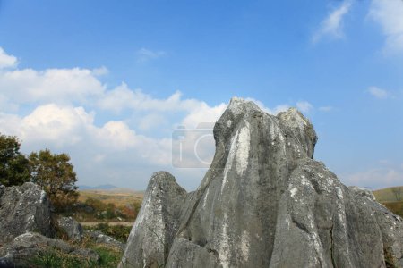 Schöne Aussicht auf Felsen im Akiyoshidai Nationalpark