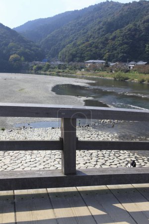 Foto de Puente Kintaikyo sobre el río Nishiki, famoso hito en Japón - Imagen libre de derechos