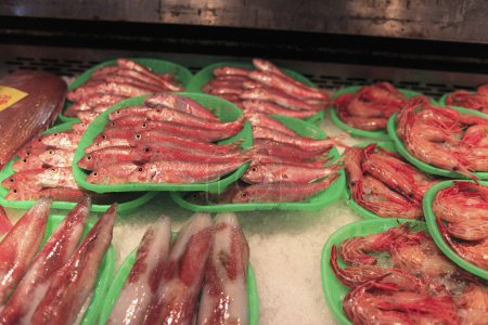 Foto de Carne fresca en la comida callejera - Imagen libre de derechos