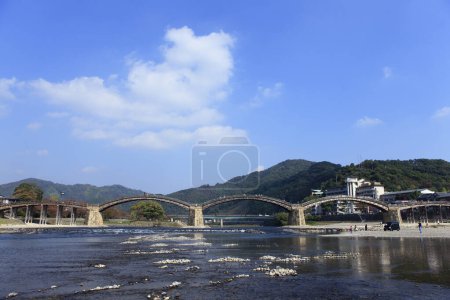 Puente de madera arqueado Kintai
