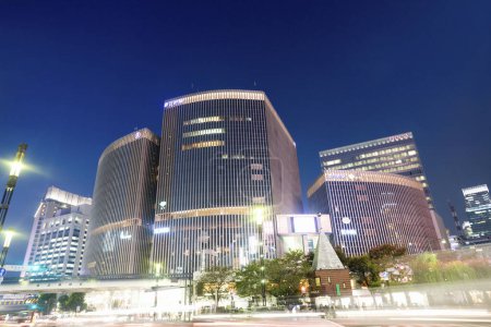 Foto de Ginza distrito comercial en Tokio por la noche - Imagen libre de derechos