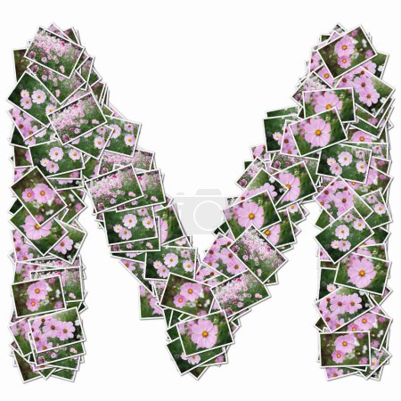 Téléchargez les photos : Symbole M composé de cartes à jouer avec des fleurs roses - en image libre de droit