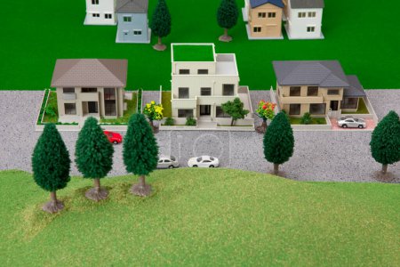Téléchargez les photos : Modèles de la ville des petites maisons et des voitures - en image libre de droit