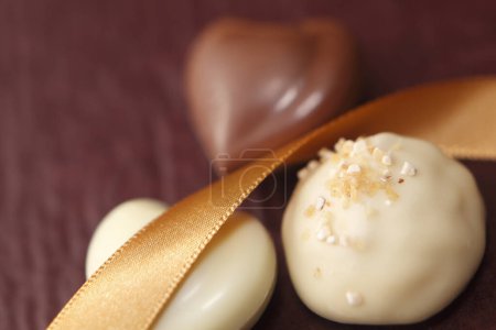 Foto de Vista de cerca de deliciosos chocolates y dulces, dulces de chocolate - Imagen libre de derechos