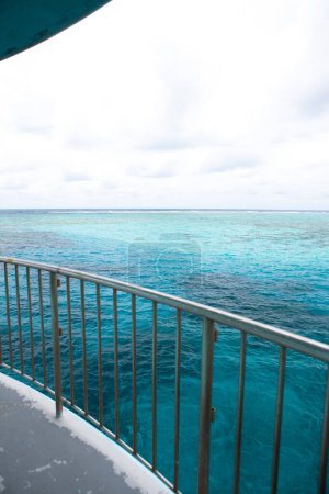 Téléchargez les photos : Vue depuis le balcon de la mer - en image libre de droit