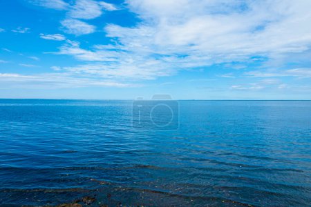 Foto de Hermoso mar y cielo azul - Imagen libre de derechos