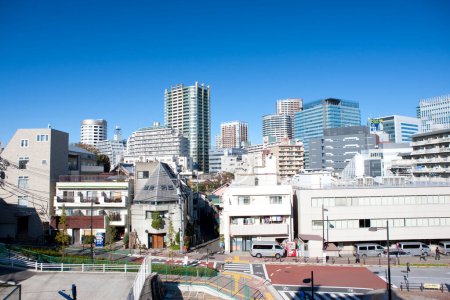 Téléchargez les photos : Gratte-ciel modernes dans la ville de Tokyo, Japon - en image libre de droit