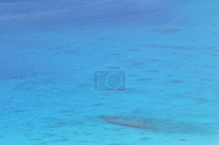 Foto de Hermosa vista de la naturaleza escena con agua de mar - Imagen libre de derechos