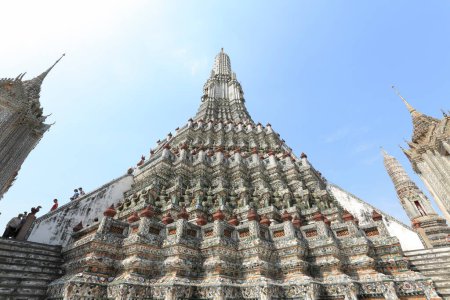 Foto de Pagoda en Wat Arun o Templo del amanecer un hito turístico en Bangkok Tailandia. - Imagen libre de derechos