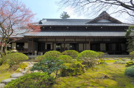 Téléchargez les photos : Belle vue sur le jardin japonais - en image libre de droit