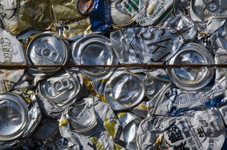 Téléchargez les photos : Boîtes de conserve en aluminium - en image libre de droit