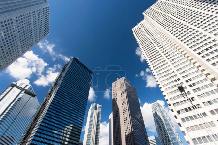 Téléchargez les photos : Gratte-ciel modernes dans la ville - en image libre de droit