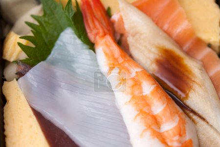 Téléchargez les photos : Gros plan de nourriture japonaise, crevettes gros plan - en image libre de droit