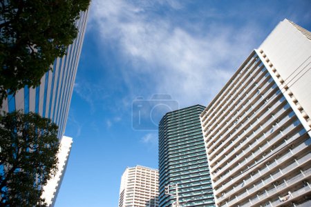 Téléchargez les photos : Moderne skyline ville belle vue, fond urbain - en image libre de droit
