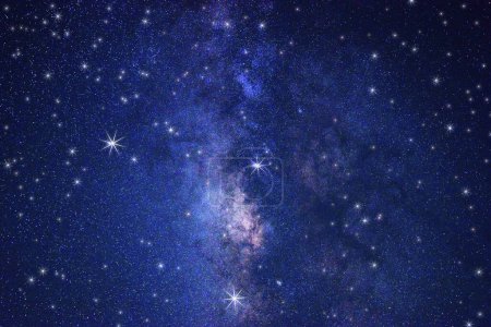 Foto de Hermoso cielo nocturno con estrellas brillantes - Imagen libre de derechos