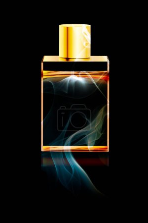 Téléchargez les photos : Bouteille de parfum mock up gros plan - en image libre de droit