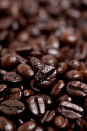 Téléchargez les photos : Grains de café naturels torréfiés, vue rapprochée - en image libre de droit