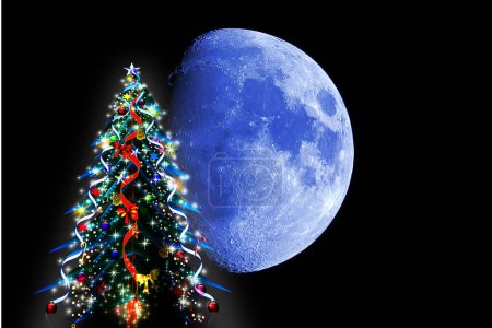 Téléchargez les photos : Arbre de Noël décoré et lune, illustration - en image libre de droit